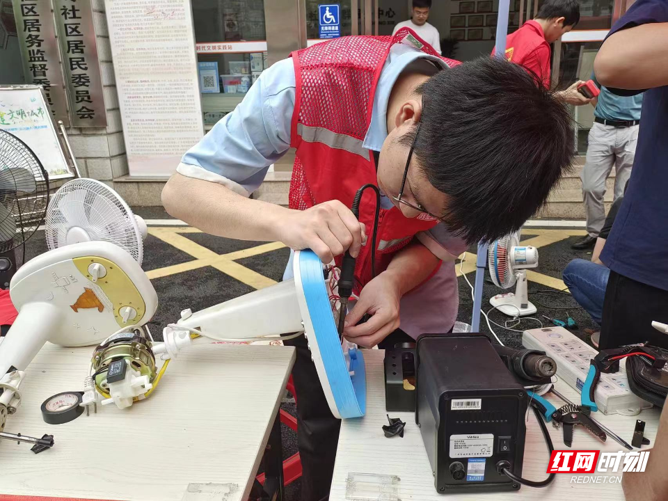 建筑大学附近家电维修 安徽工程大学有支“永不退场”的家电维修队