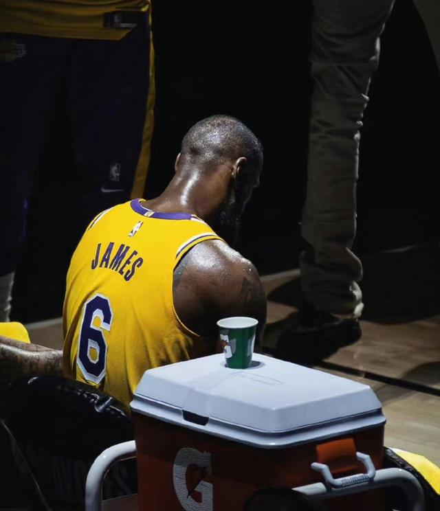 詹姆斯退役时间，詹姆斯湖人的23号之前退役过吗（詹姆斯要退役了）