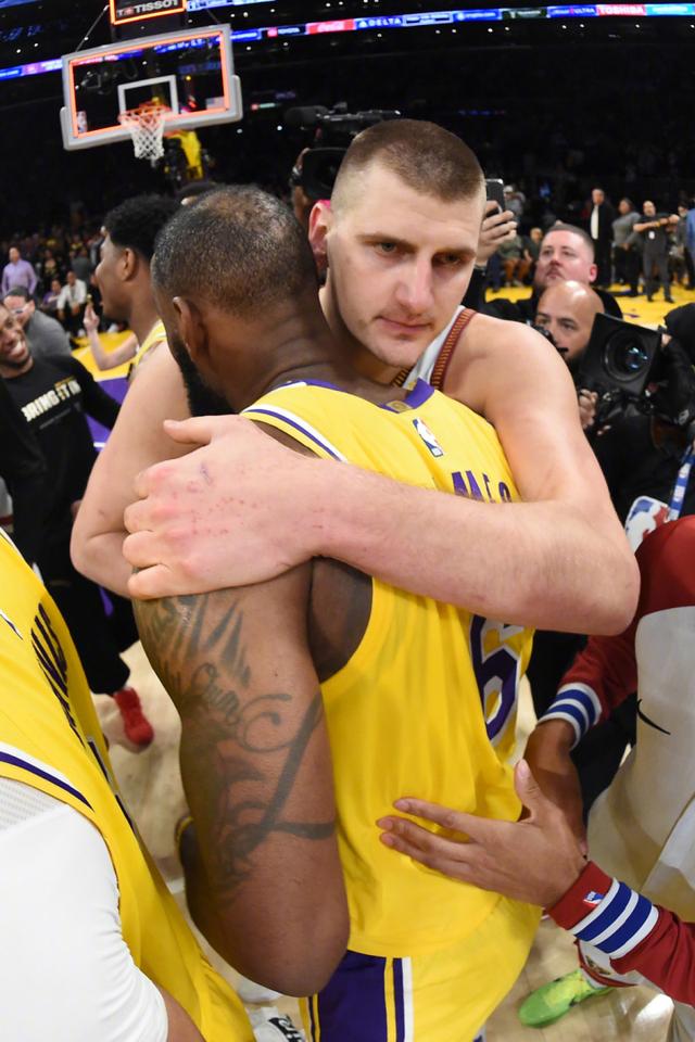 詹姆斯退役时间，詹姆斯湖人的23号之前退役过吗（詹姆斯要退役了）