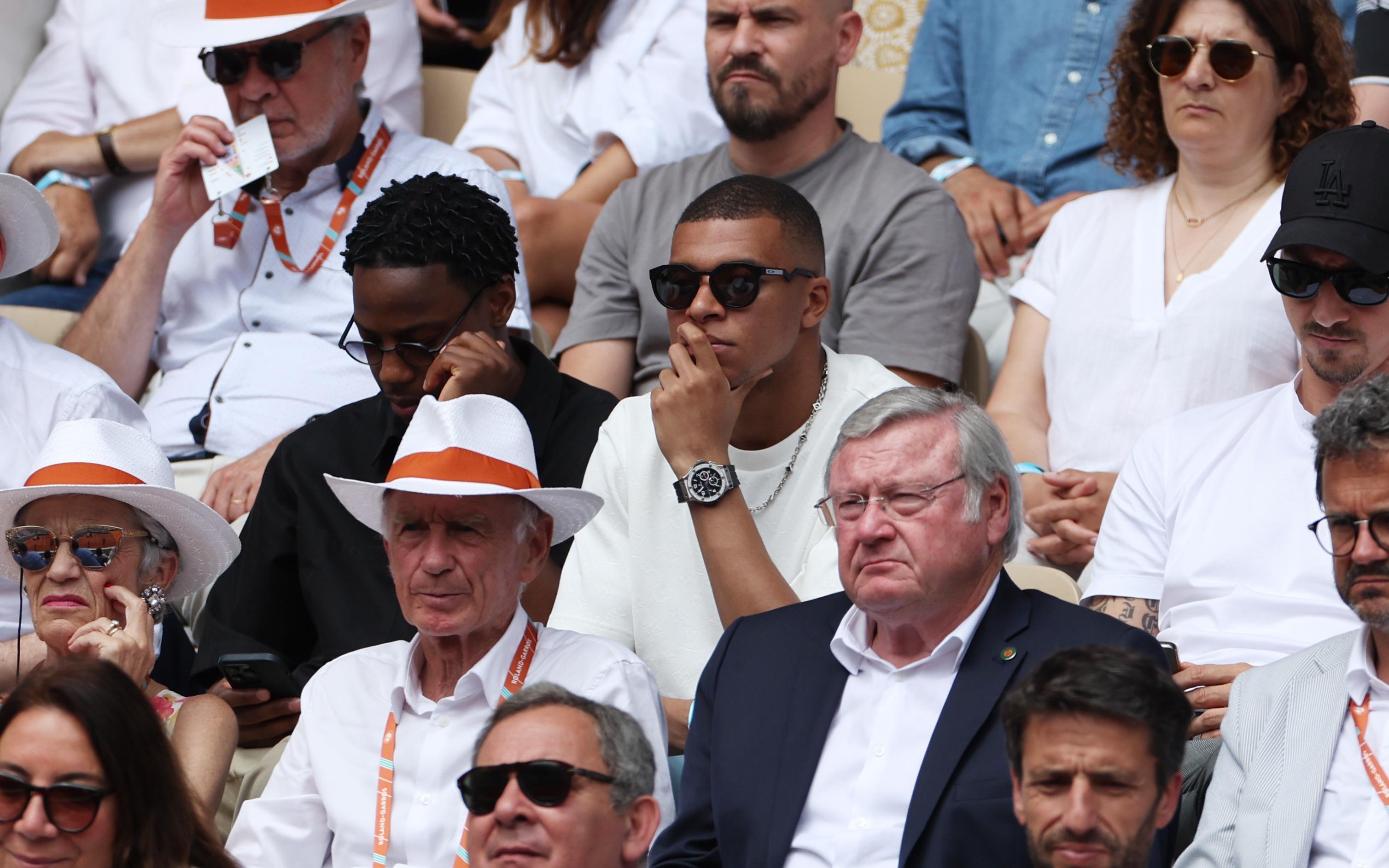 2016法网总决赛 法网夺冠实现"三圈全满贯",德约科维奇成历史第一人