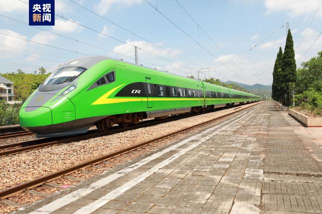 赣州绿色高铁，江西赣州首趟始发至北京“绿巨人”动车7月1日开行