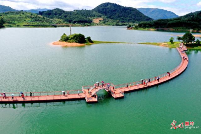 福建古田：翠屏湖景区引客来