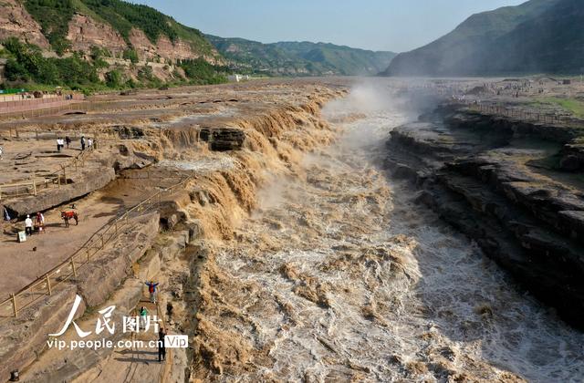 山西吉县：黄河壶口瀑布迎来汛期