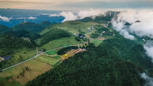 云阳旅游景点大全，云阳旅游景点哪个好玩（安逸！这个夏天坐高铁游云阳）